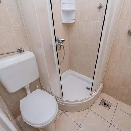 Ferienwohnung In Privlaka Mit Terrasse, Garten Und Grill