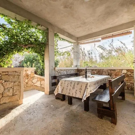 Appartement Ferienwohnung In Privlaka Mit Terrasse, Garten Und Grill