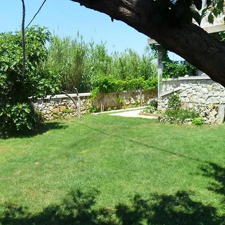 Ferienwohnung In Privlaka Mit Terrasse, Garten Und Grill Appartement